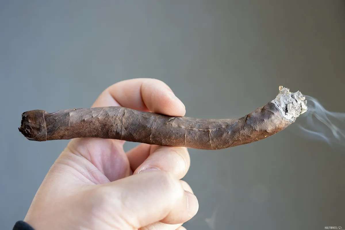 Drew Estate выпустила Liga Privada Único Serie Tres Serpientes в формате culebra