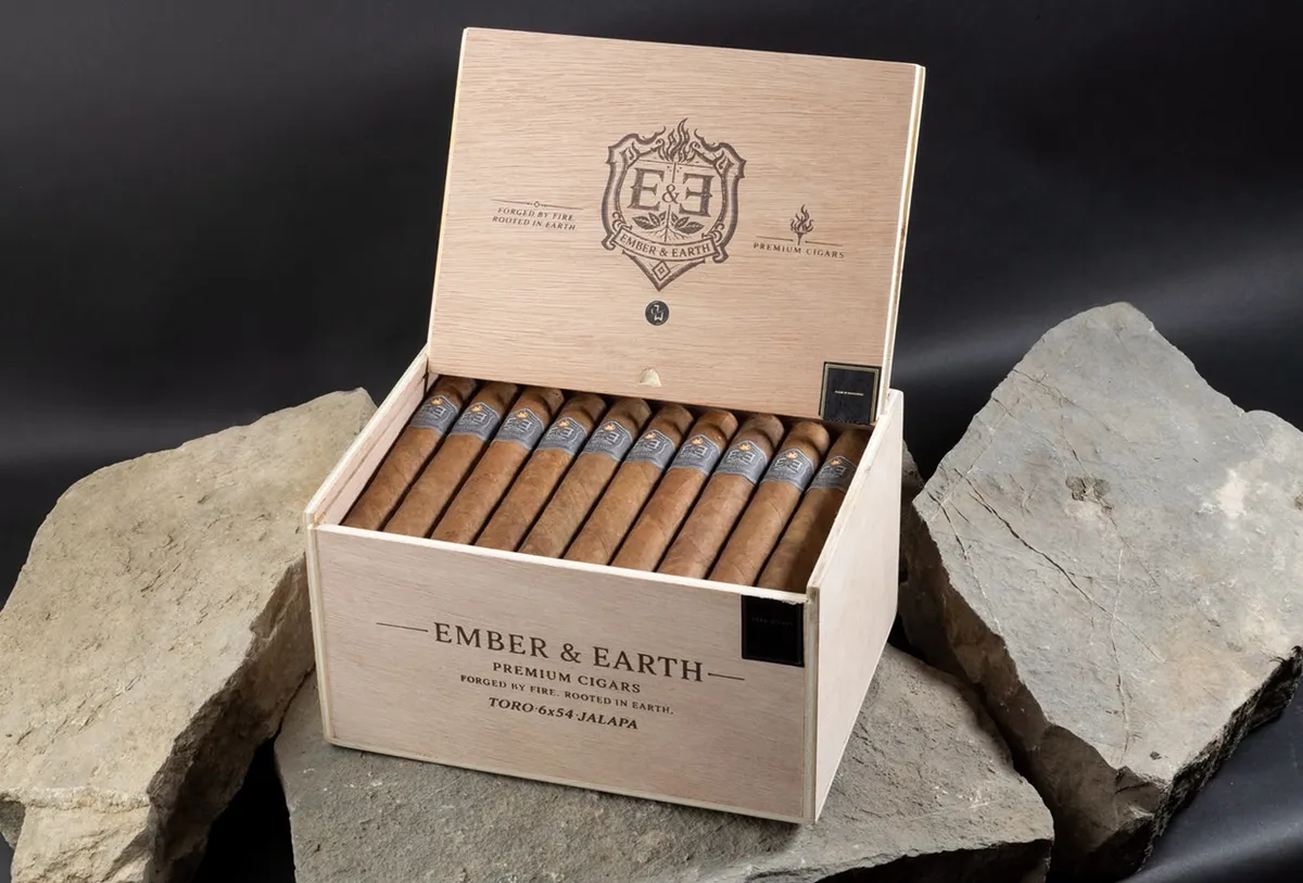Jake Wyatt Cigar Co. выпустила новую линейку Ember & Earth