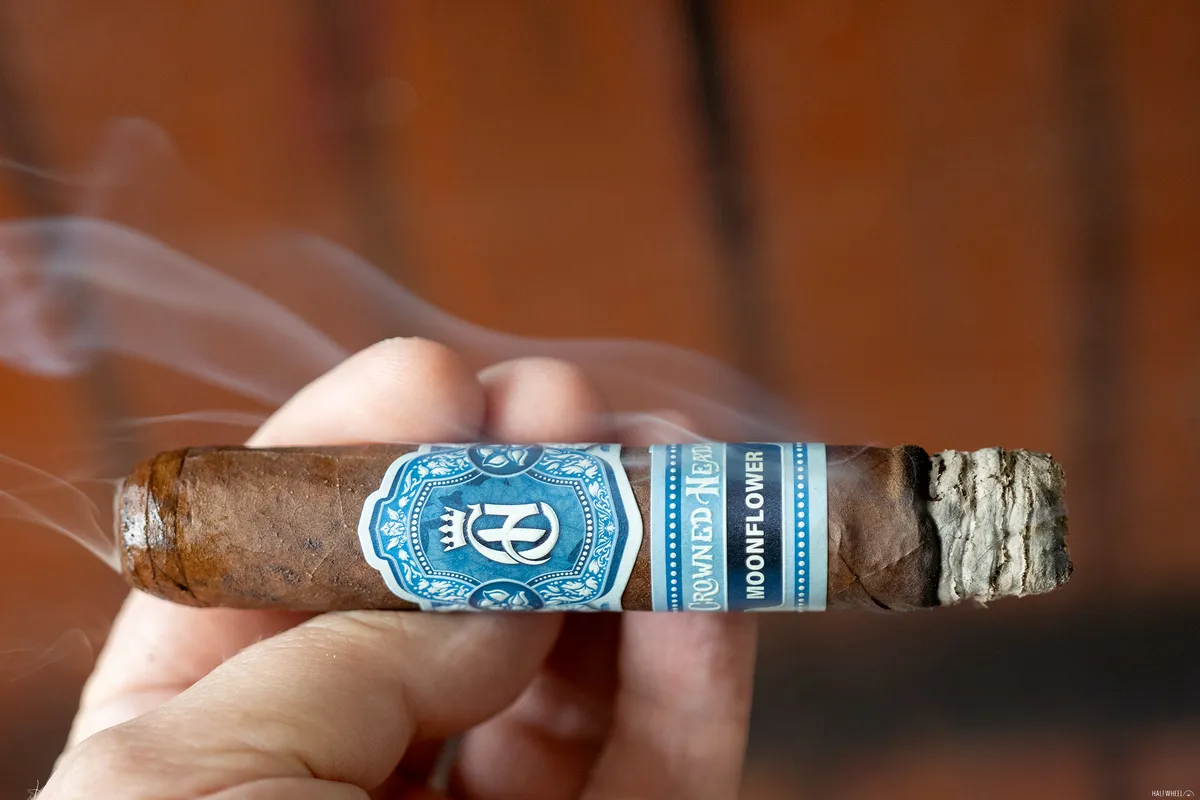 Crowned Heads выпустила новую постоянную линейку Moonflower