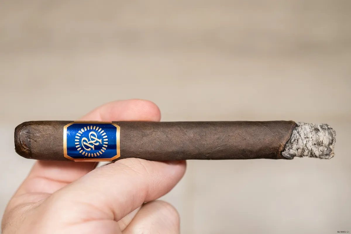Rocky Patel Premium Cigars выпустила линейку Sapphire