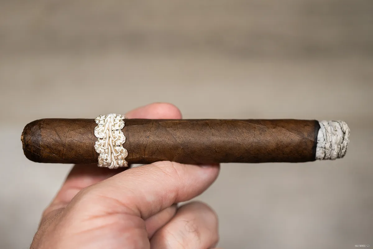 Definition Cigars выпустила новую сигару One13