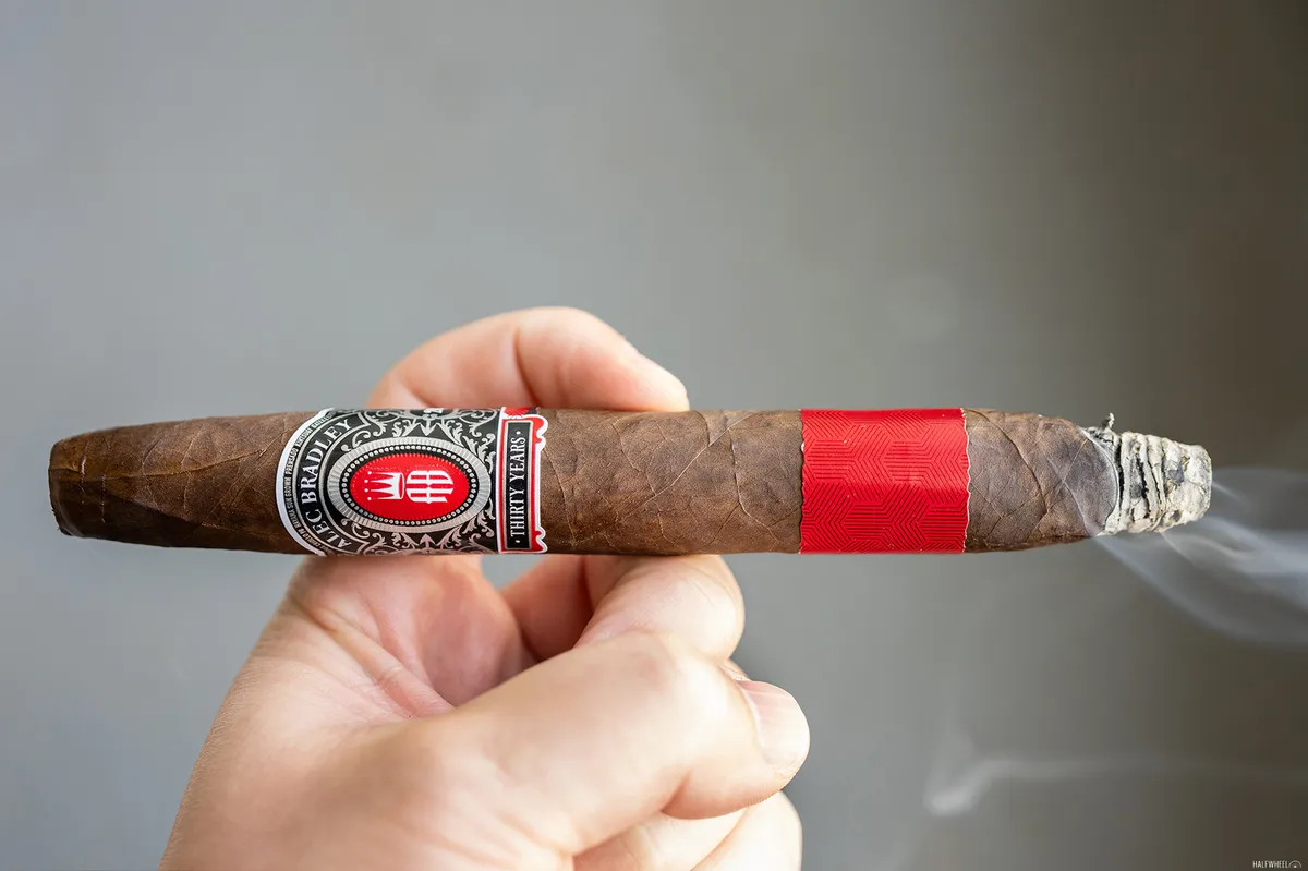 Alec Bradley выпустила лимитированную сигару Thirty Years Perfecto