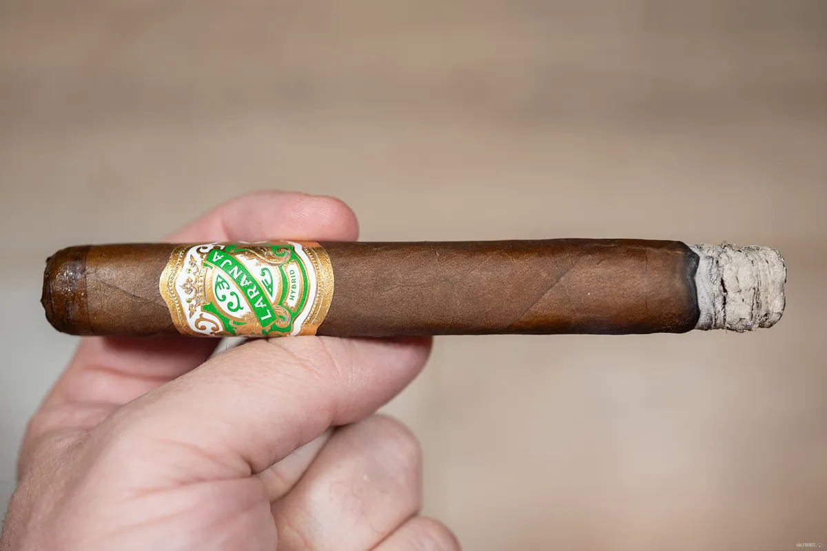 Espinosa Premium Cigars выпустила новую линейку Laranja Hybrid