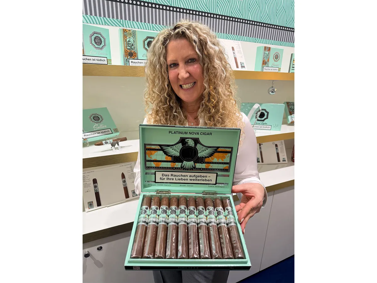 Platinum Nova Cigars представила новую линейку Royal Falcon